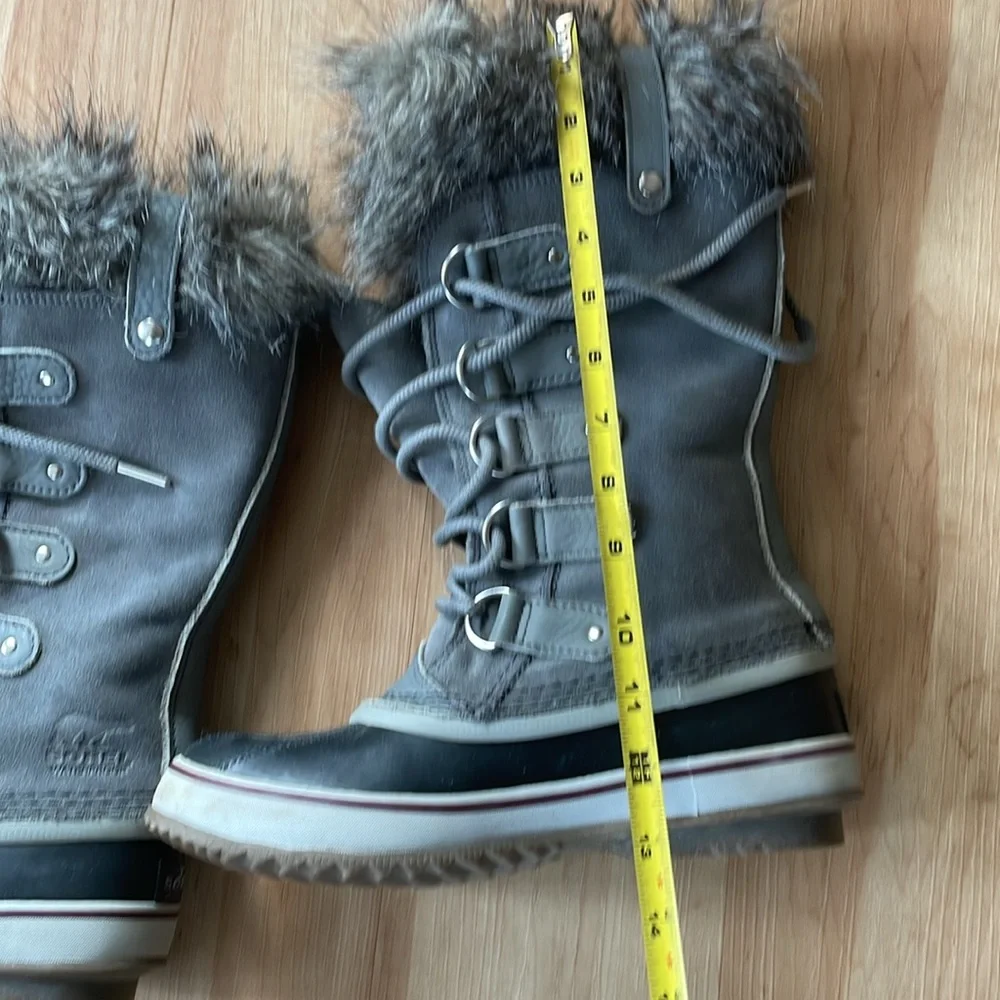 Sorel Joan of arc boots size 7.5